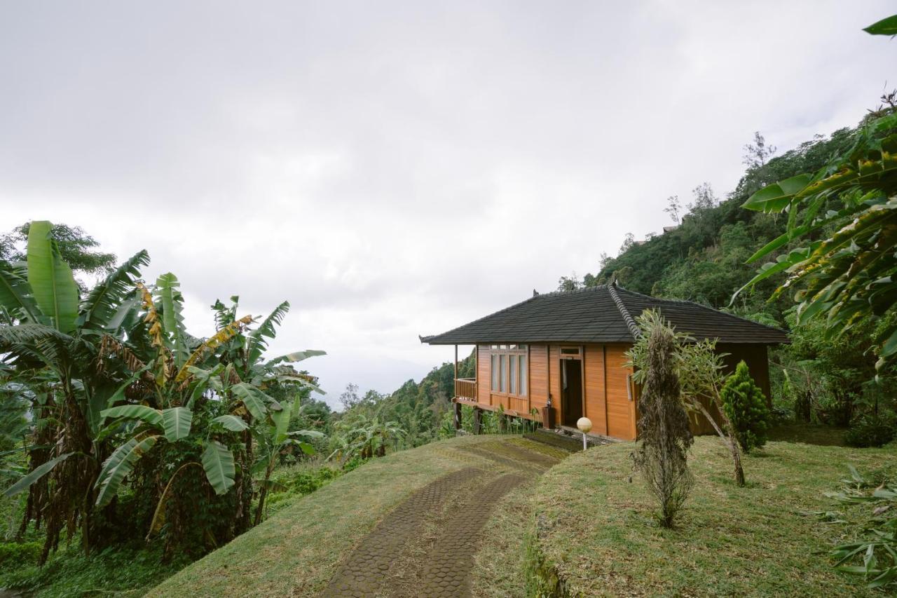 Munduk Menir Villas Exterior photo