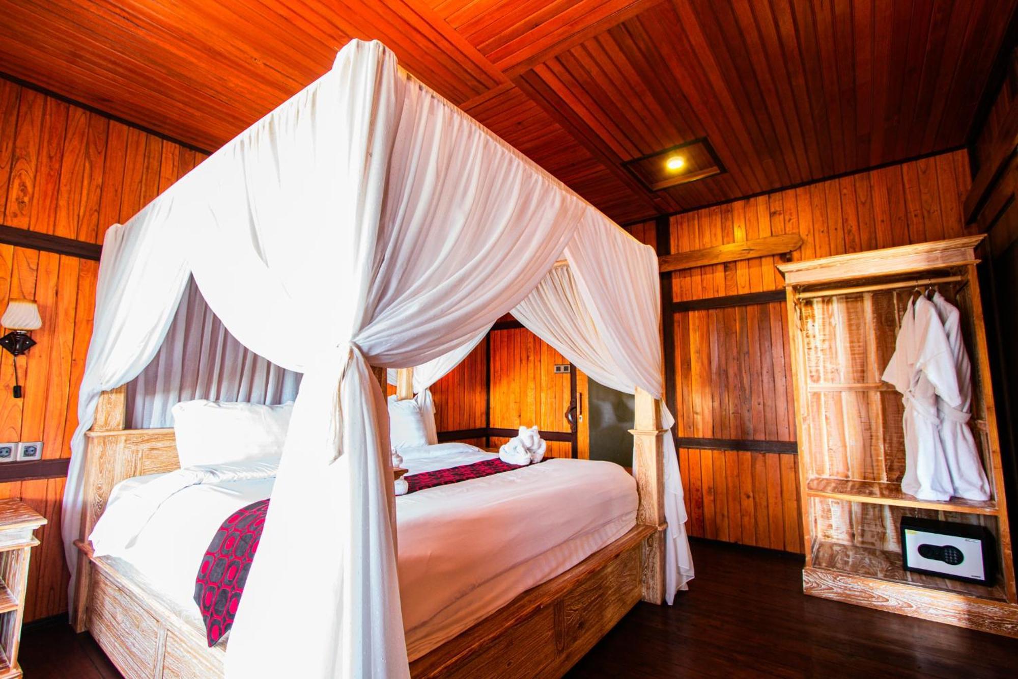 Munduk Menir Villas Room photo