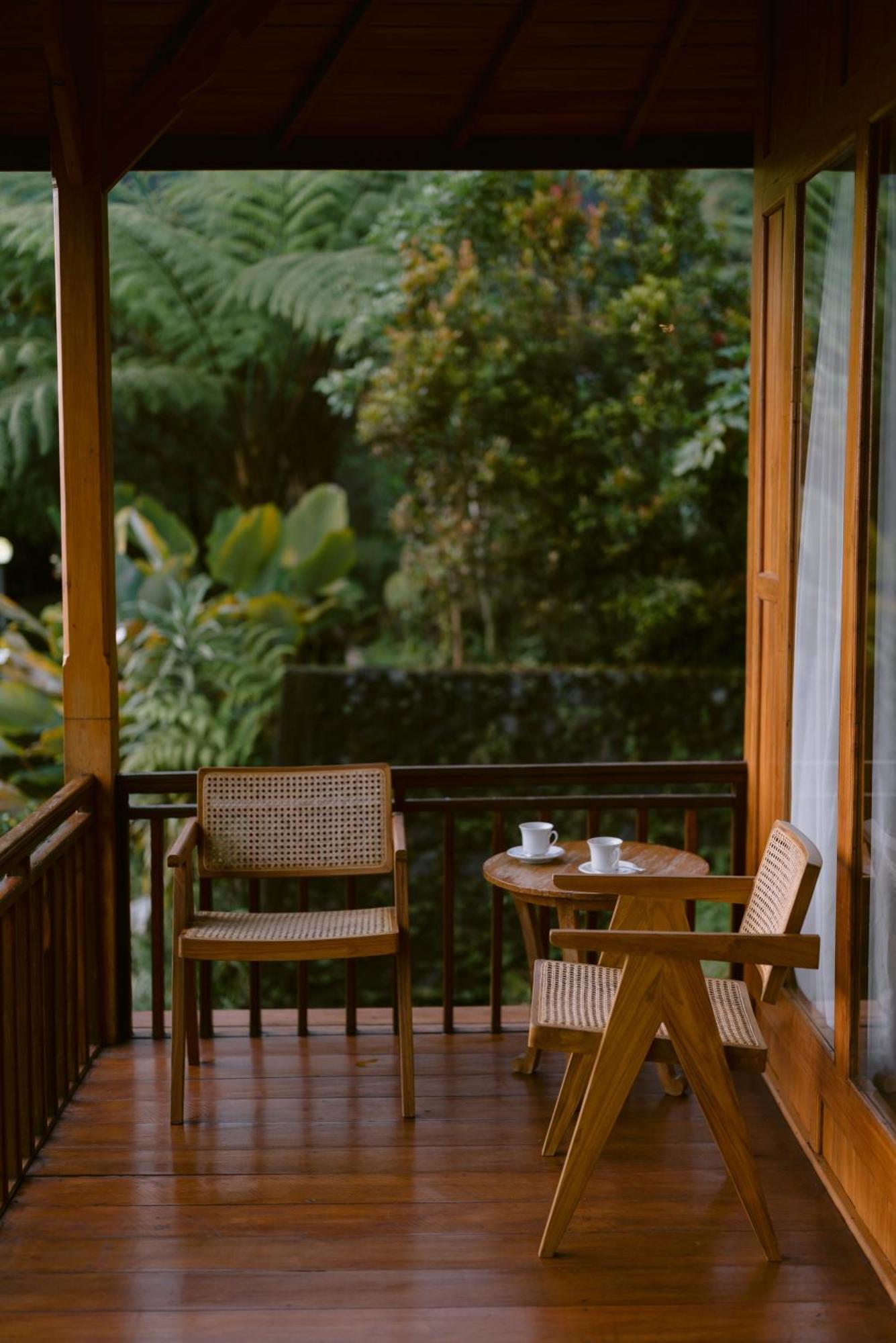 Munduk Menir Villas Room photo